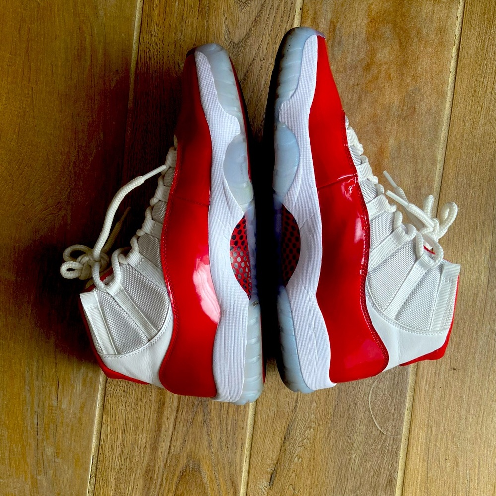Jordan 11 Retro Cherrys